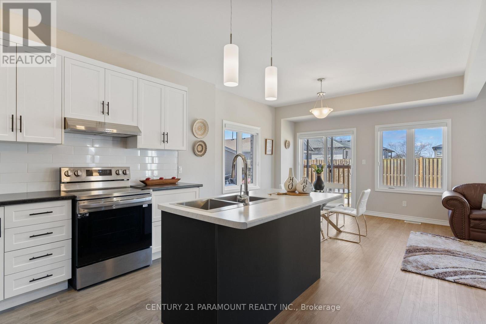 Property at 72 BRADLEY AVENUE image 1