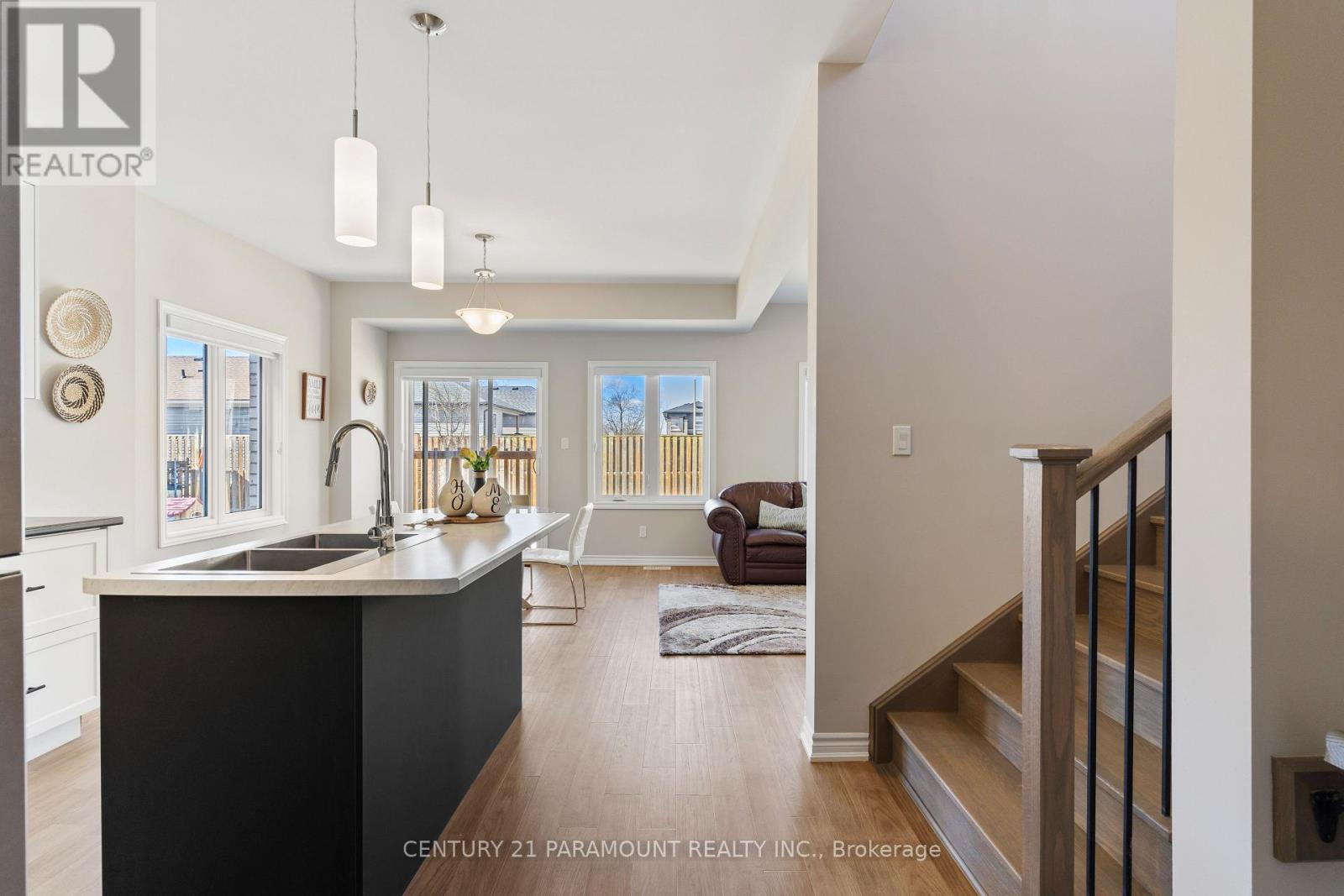 Property at 72 BRADLEY AVENUE image 4