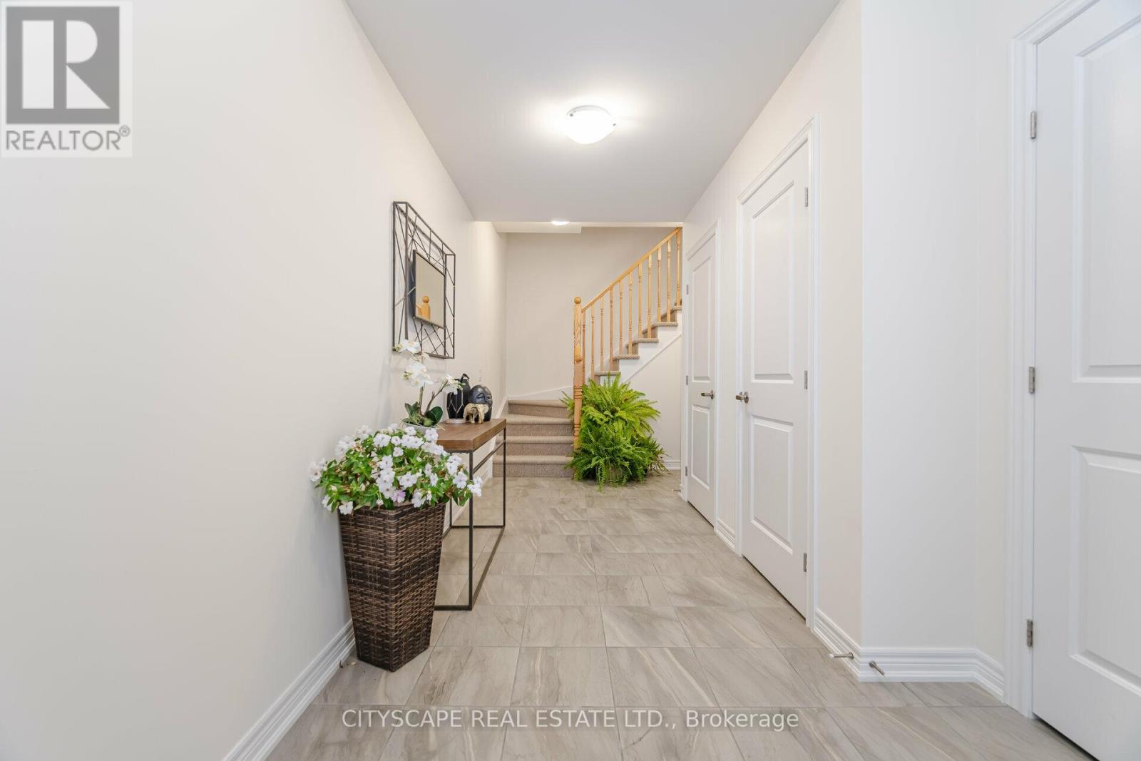 Property at 168 - 77 DIANA AVENUE image 4