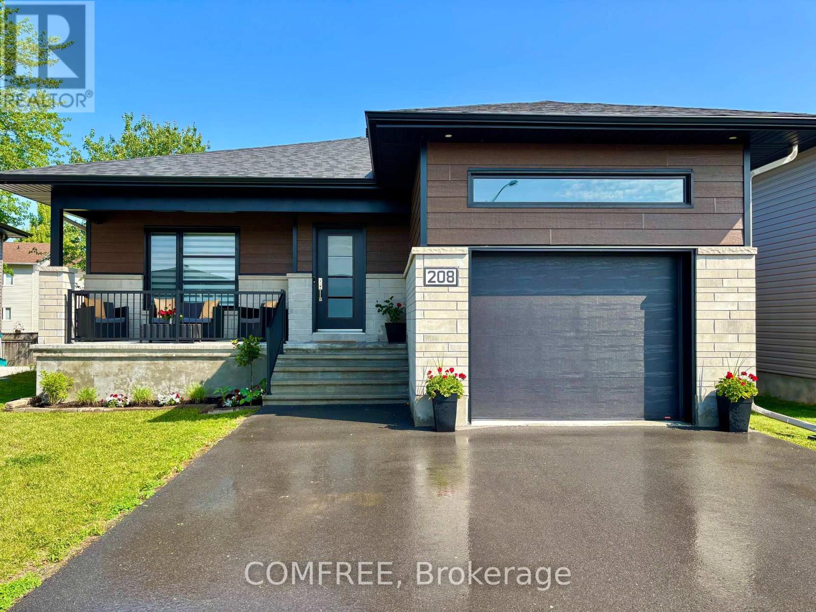 Property at 208 FILION STREET image 1
