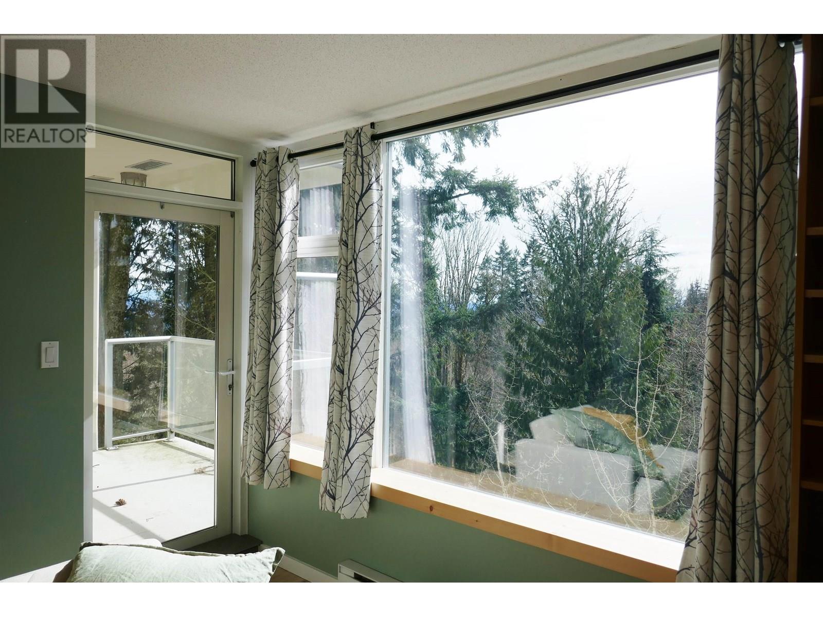 Listing Picture 15 of 20 : 309 9298 UNIVERSITY CRESCENT, Burnaby / 本拿比 - 魯藝地產 Yvonne Lu Group - MLS Medallion Club Member
