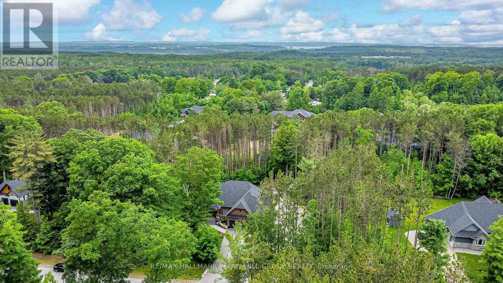 Property at 38 WINDERMERE CIRCLE image 3