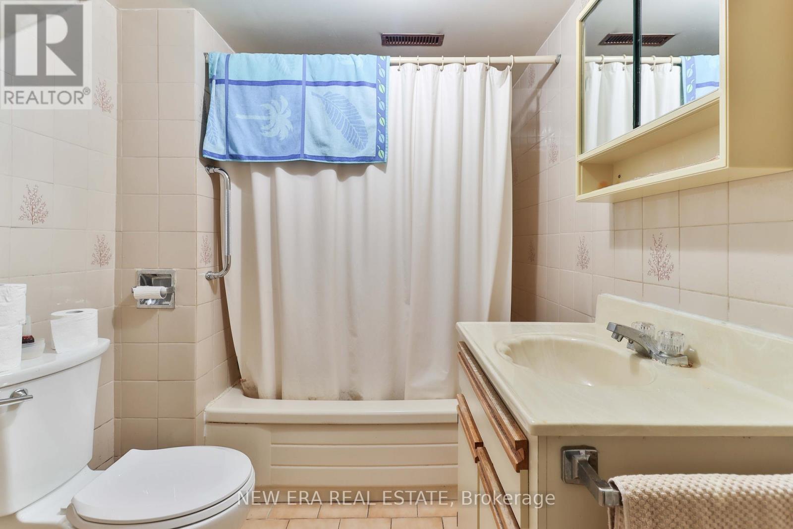 27 Dell Park Avenue, Toronto, Ontario  M6B 2T5 - Photo 28 - C12152231