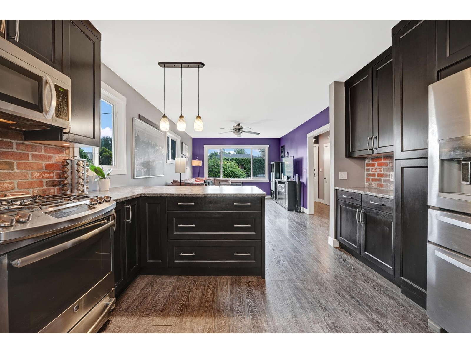 Property at 32921 6 AVENUE image 3