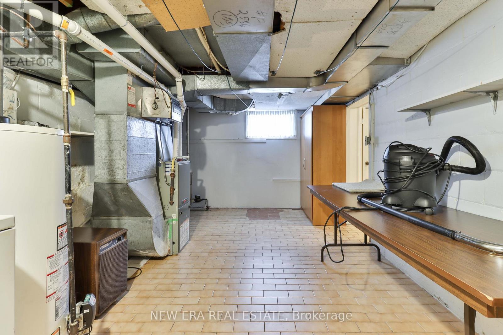 27 Dell Park Avenue, Toronto, Ontario  M6B 2T5 - Photo 33 - C12152231