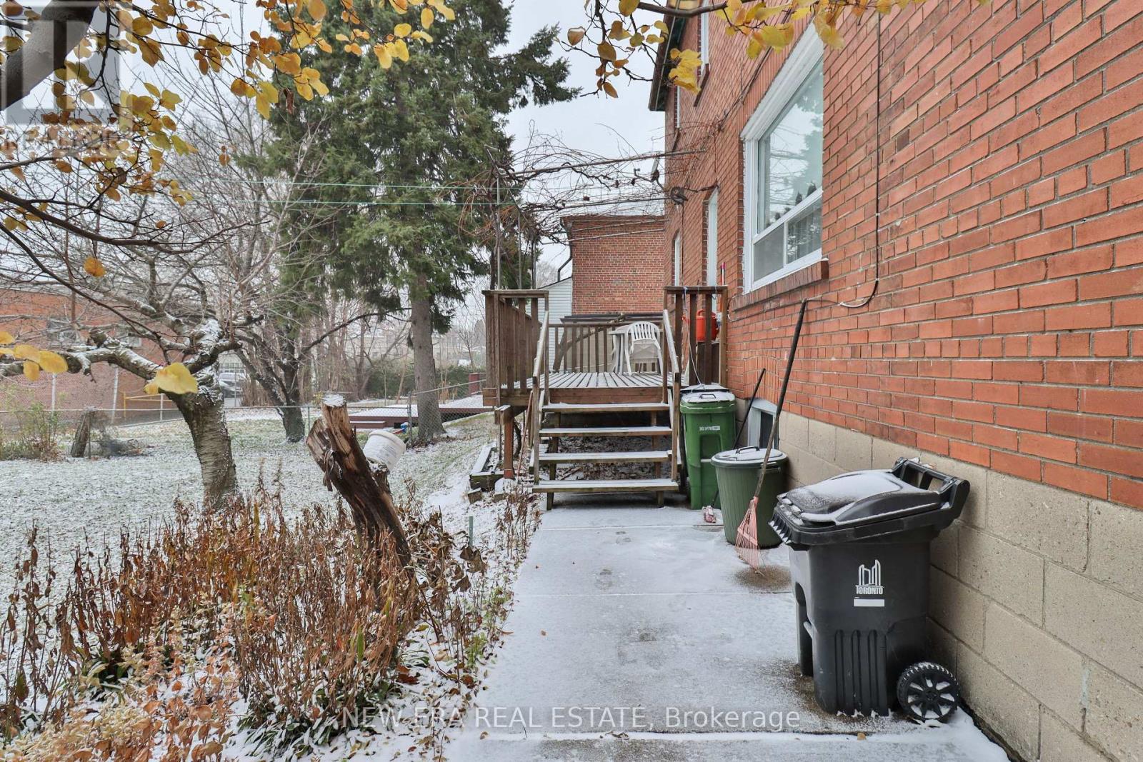 27 Dell Park Avenue, Toronto, Ontario  M6B 2T5 - Photo 34 - C12152231