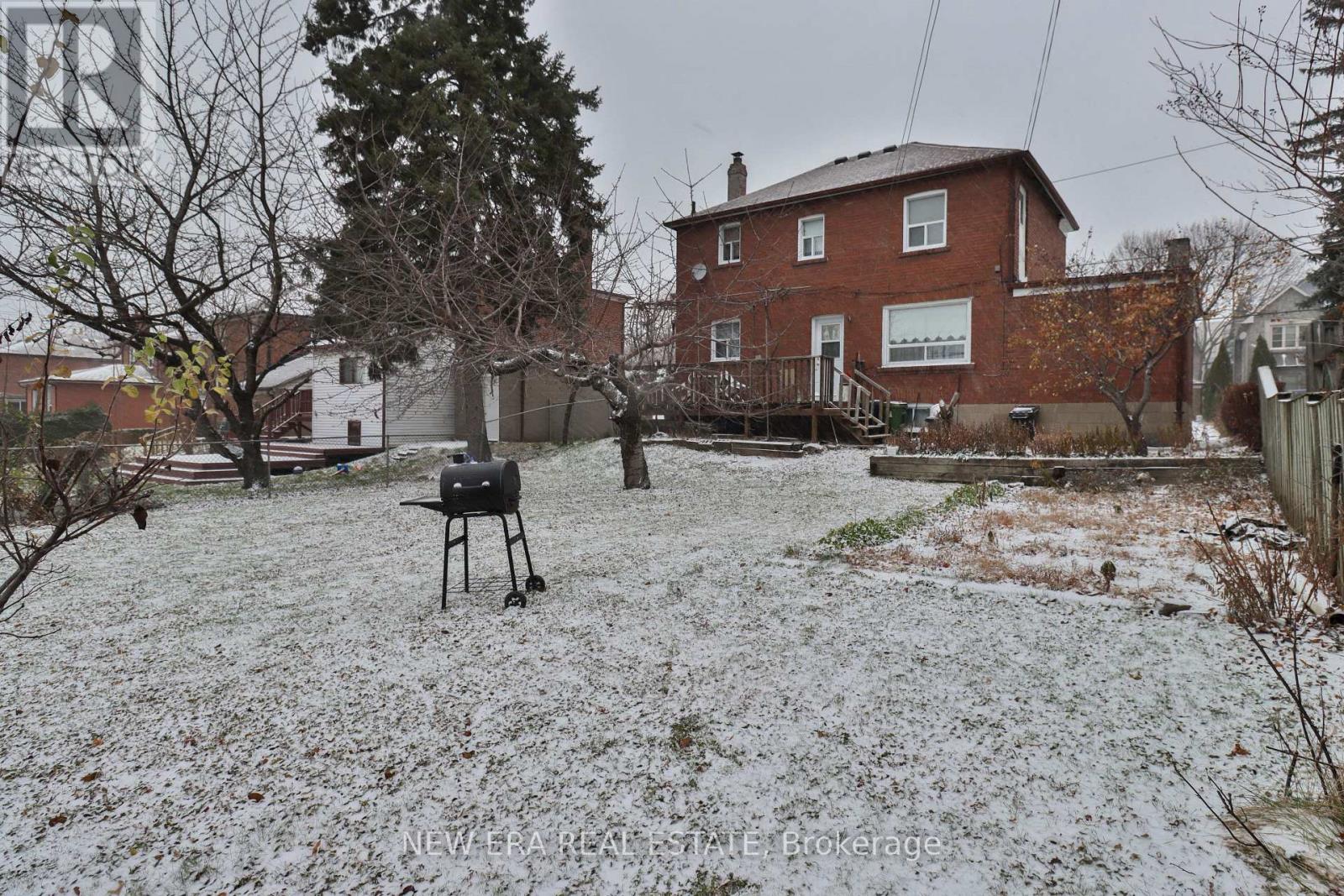 27 Dell Park Avenue, Toronto, Ontario  M6B 2T5 - Photo 35 - C12152231