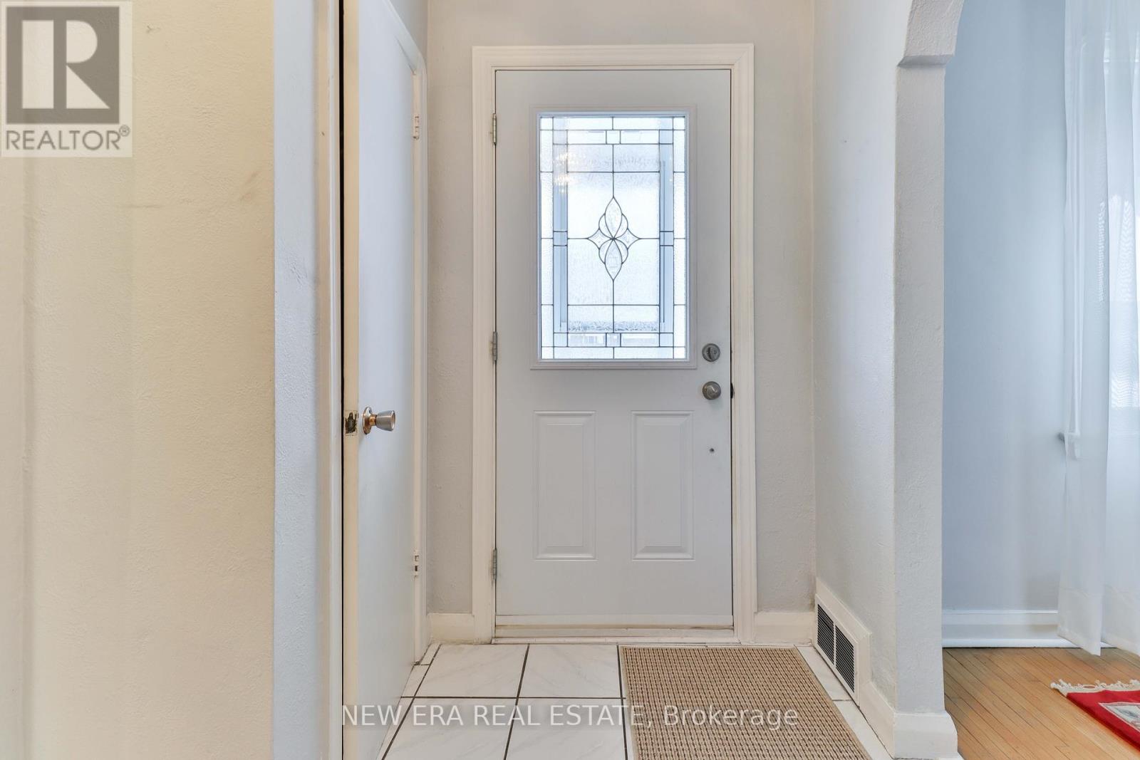 Property at 27 DELL PARK AVENUE image 3