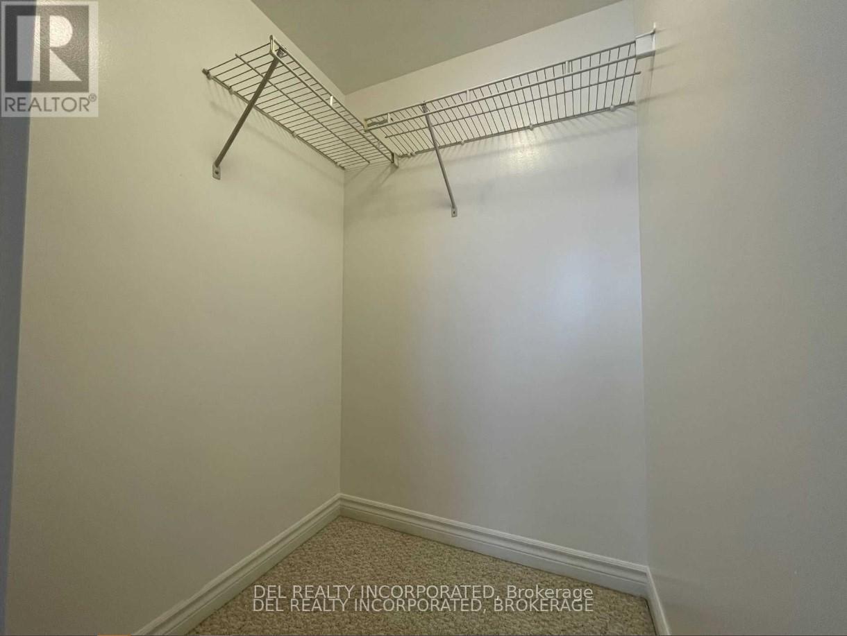 1722 - 3888 Duke Of York Boulevard, Mississauga, Ontario  L5B 4M7 - Photo 11 - W12230425