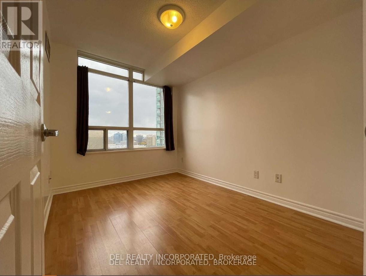 1722 - 3888 Duke Of York Boulevard, Mississauga, Ontario  L5B 4M7 - Photo 5 - W12230425