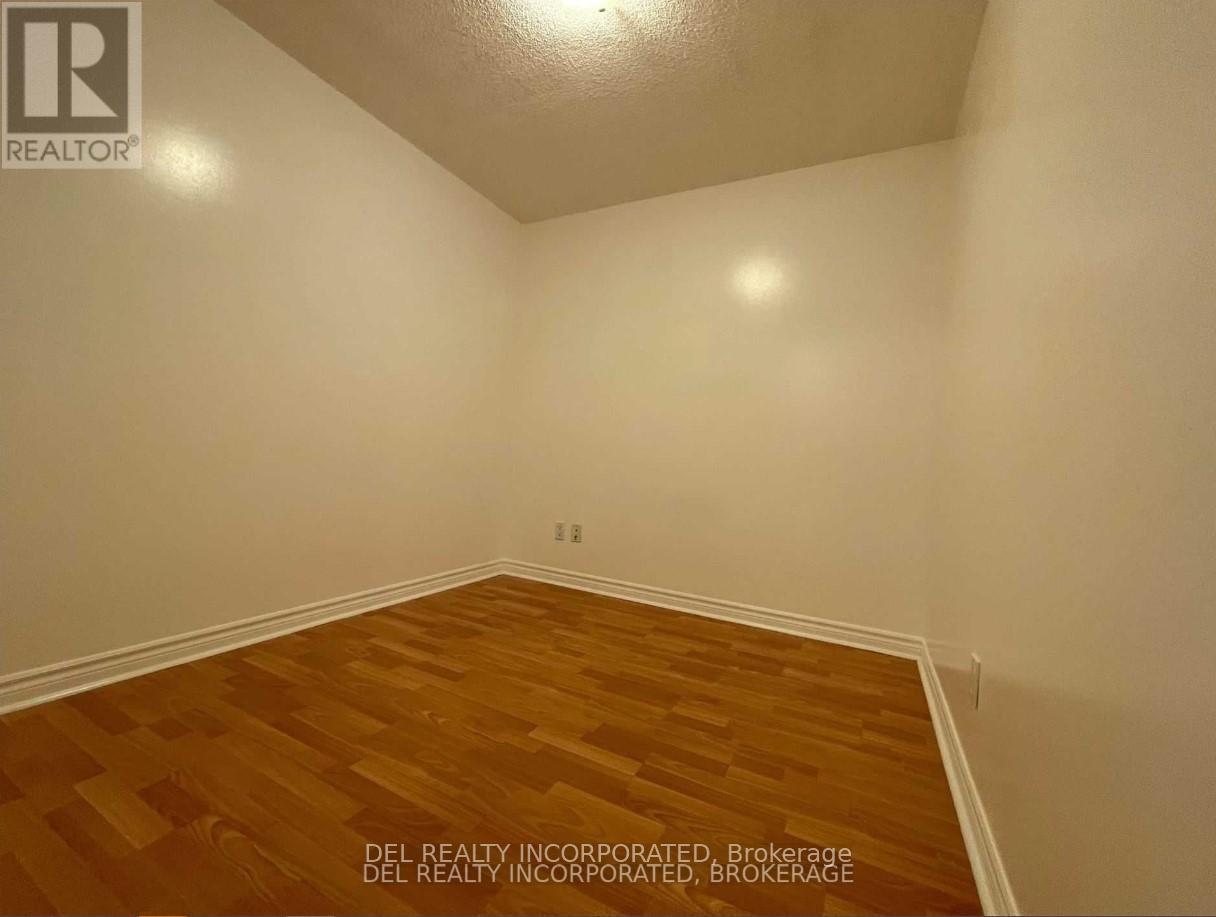 1722 - 3888 Duke Of York Boulevard, Mississauga, Ontario  L5B 4M7 - Photo 9 - W12230425