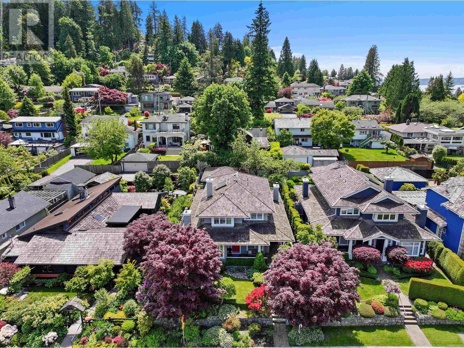 Property at 938 KINGS AVENUE image 1