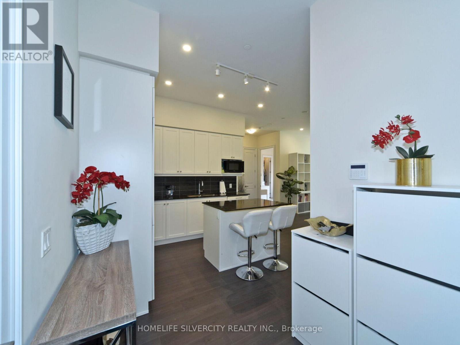 111 - 9075 Jane Street, Vaughan, Ontario  L4K 0L7 - Photo 12 - N12187551