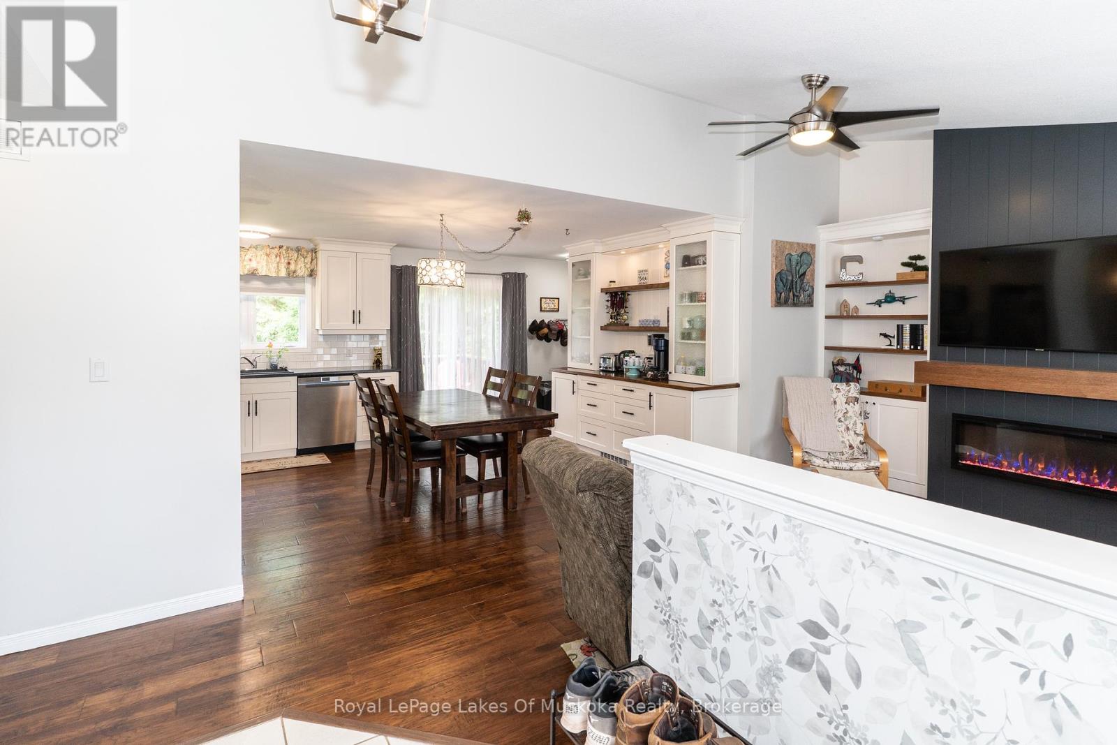 74 Glencairn Crescent, Huntsville (Chaffey), Ontario  P1H 2J4 - Photo 6 - X12222527