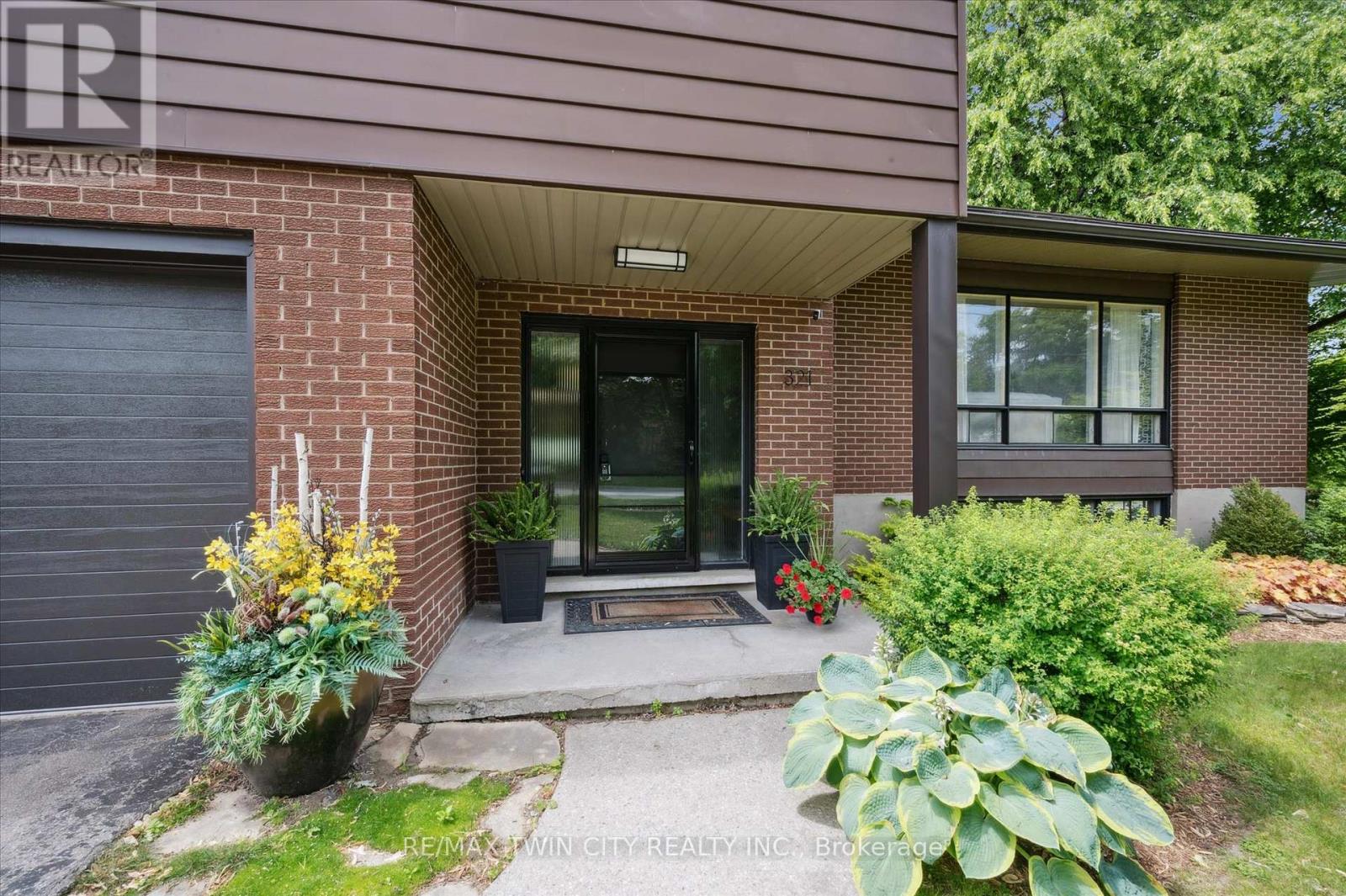 Property at 321 DIXON STREET image 4