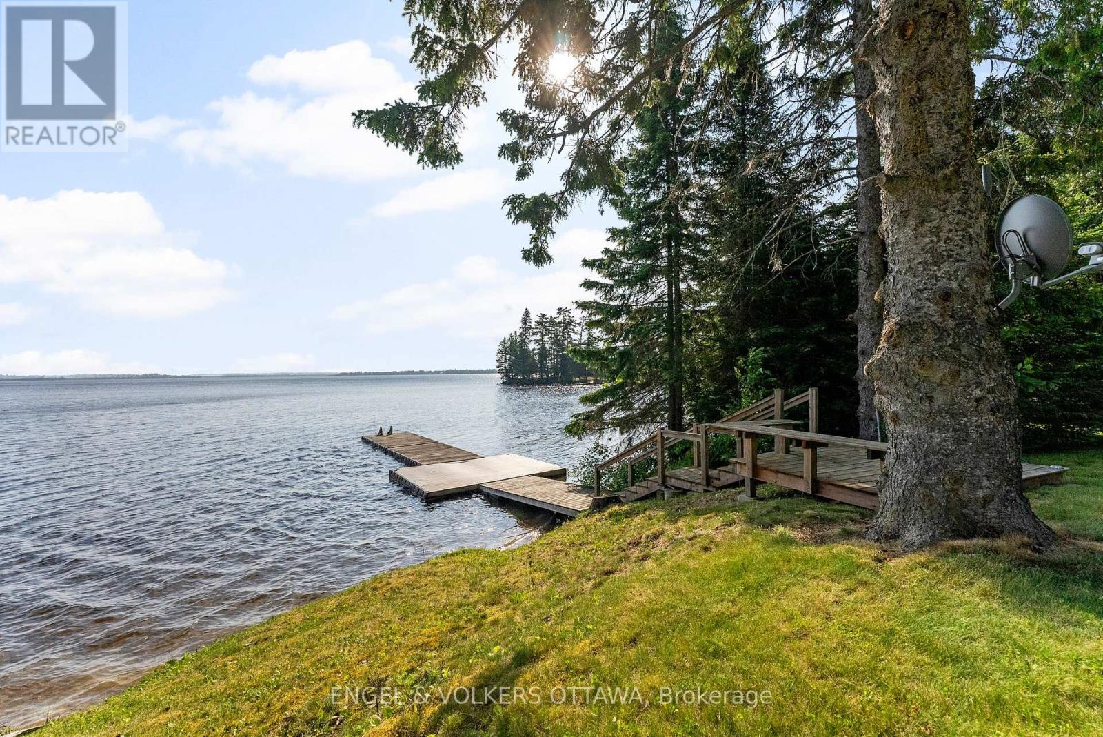 541 Morglan Lane, Greater Madawaska, Ontario  K0J 1H0 - Photo 10 - X12230603