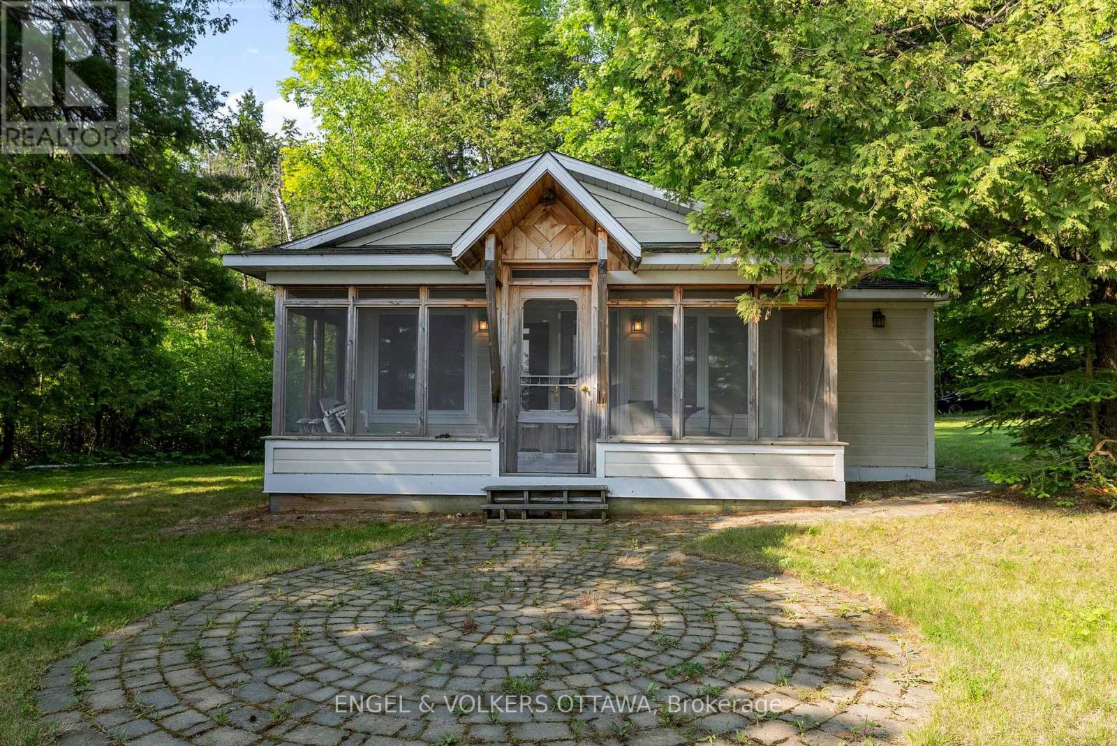 541 Morglan Lane, Greater Madawaska, Ontario  K0J 1H0 - Photo 33 - X12230603