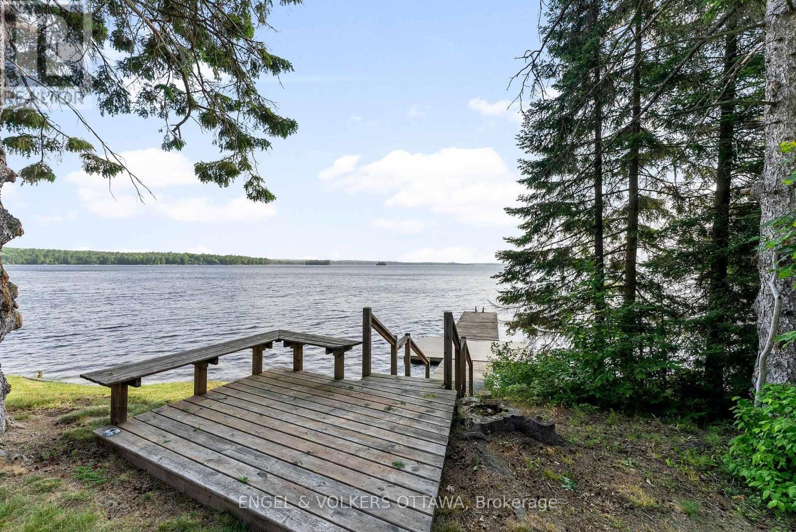 541 Morglan Lane, Greater Madawaska, Ontario  K0J 1H0 - Photo 9 - X12230603