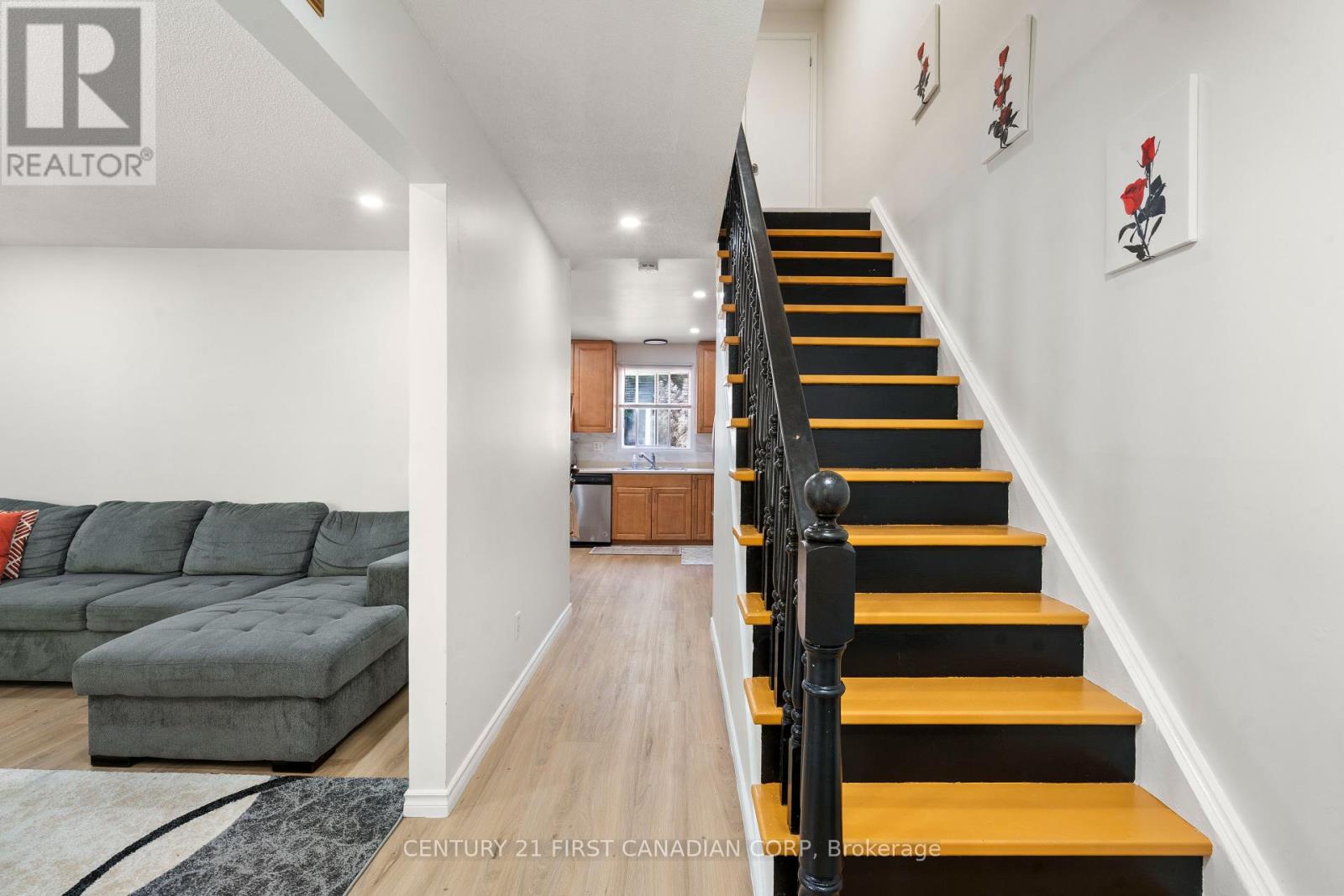 Property at 139 KIMBERLEY AVENUE image 5