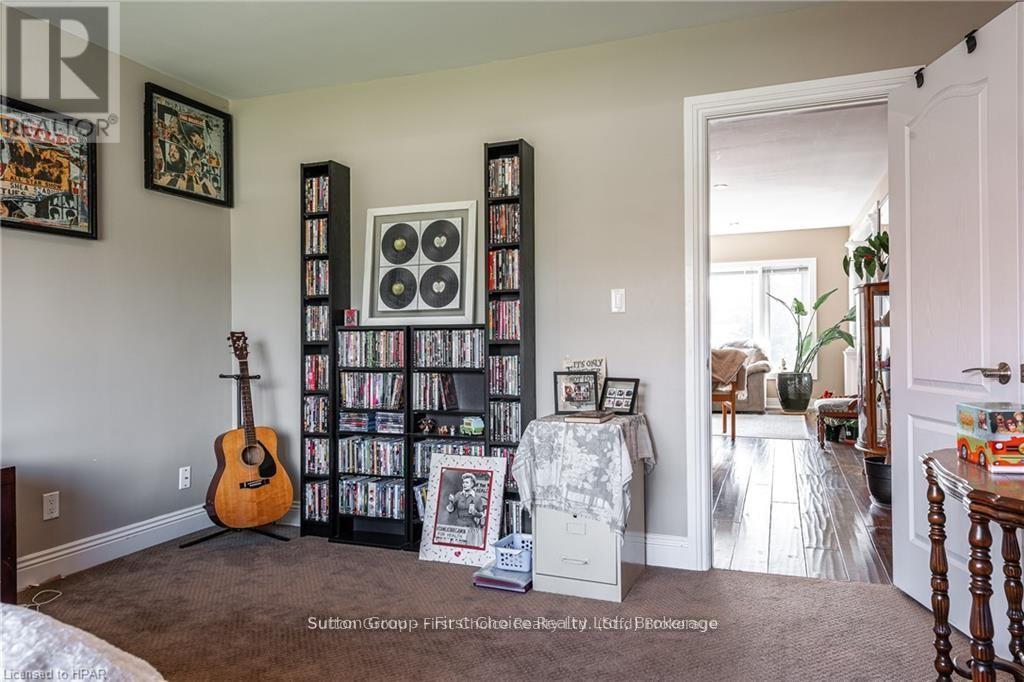 152 St Patrick Street, Stratford, Ontario  N5A 1A9 - Photo 25 - X12052561