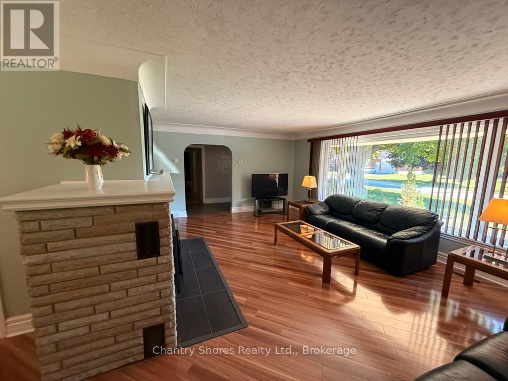 647 Eugenie Street E, Saugeen Shores, Ontario  N0H 2C4 - Photo 26 - X12149268