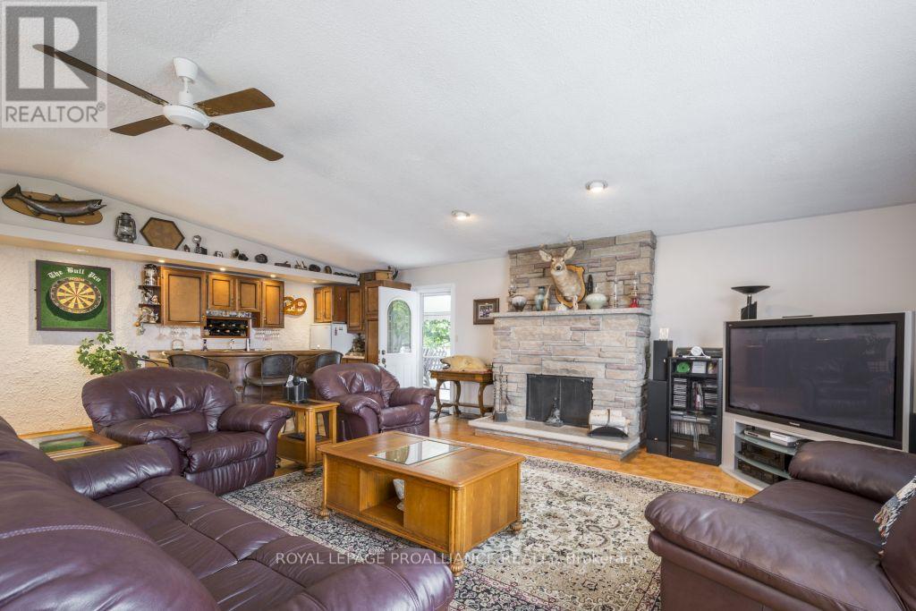 11438 C Loyalist Parkway N, Prince Edward County, Ontario  K0K 2T0 - Photo 10 - X12230686