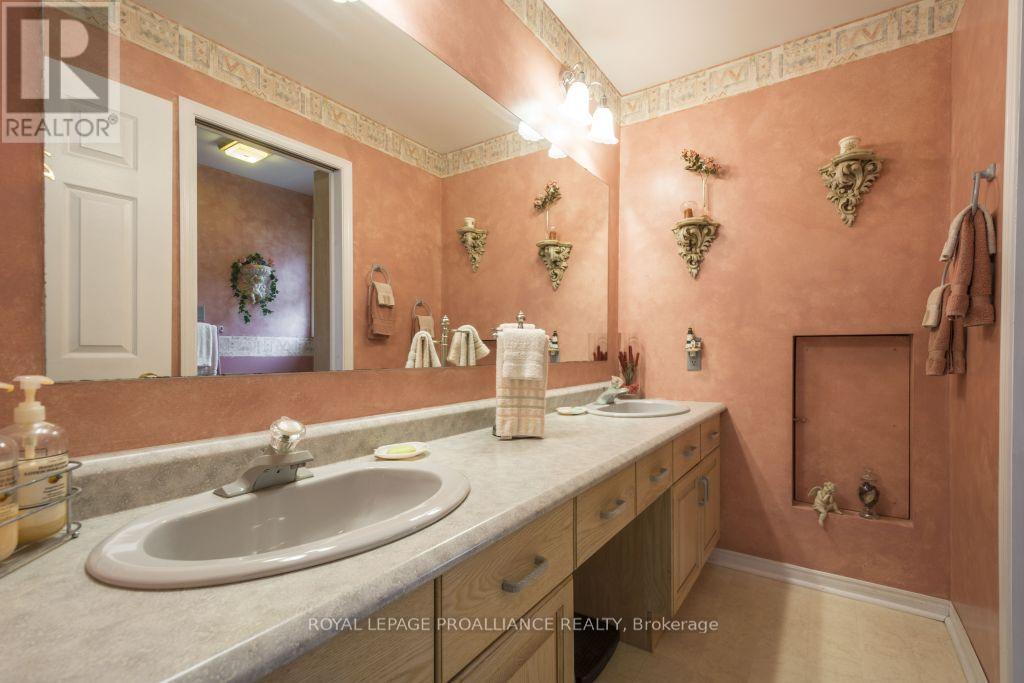 11438 C Loyalist Parkway N, Prince Edward County, Ontario  K0K 2T0 - Photo 24 - X12230686