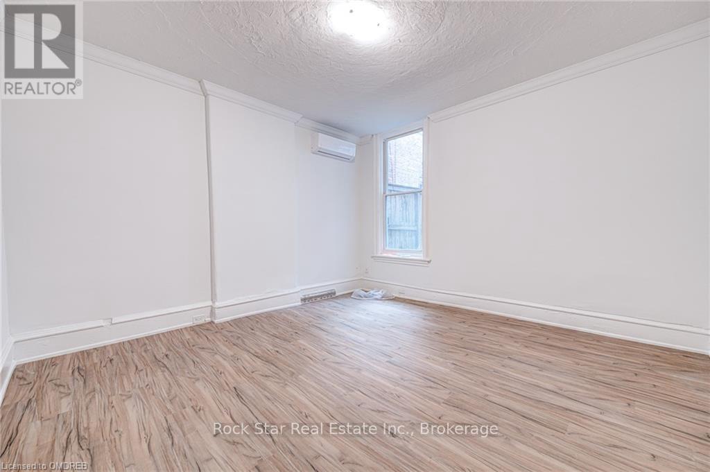 115 Cannon Street E, Hamilton, Ontario  L8L 2A2 - Photo 4 - X12193234