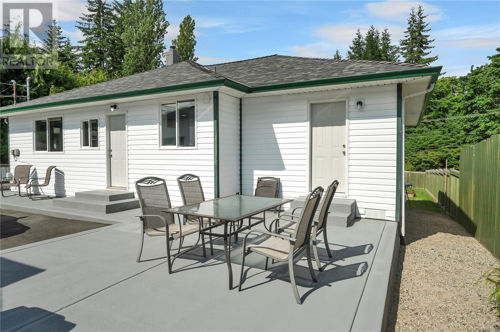 Property at 760 Evergreen Rd image 2