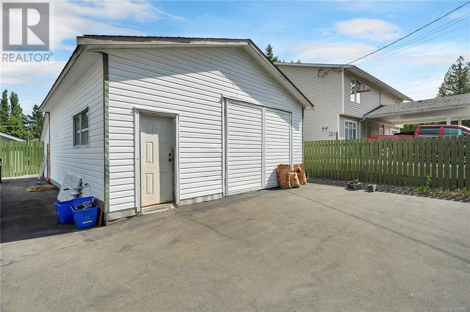 Property at 760 Evergreen Rd image 3