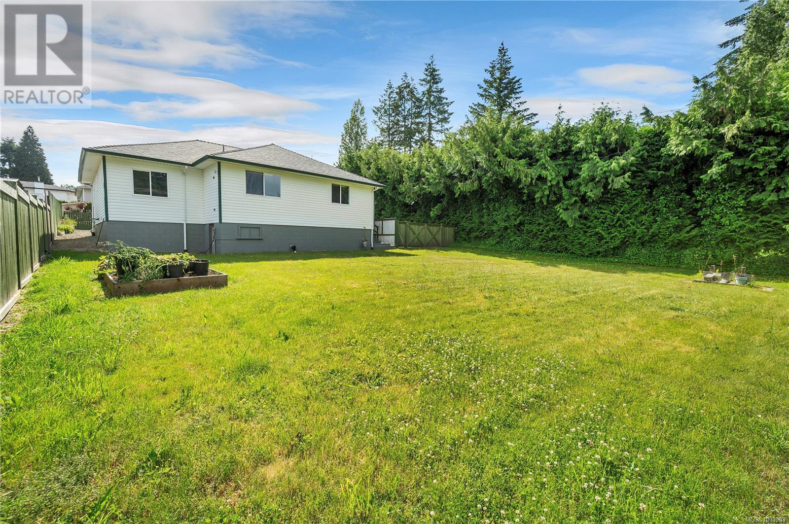 Property at 760 Evergreen Rd image 4