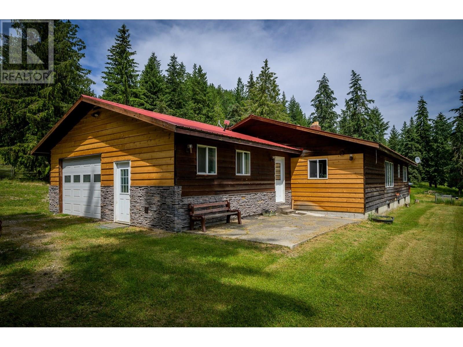1053 PTARMIGAN Road, chase, British Columbia