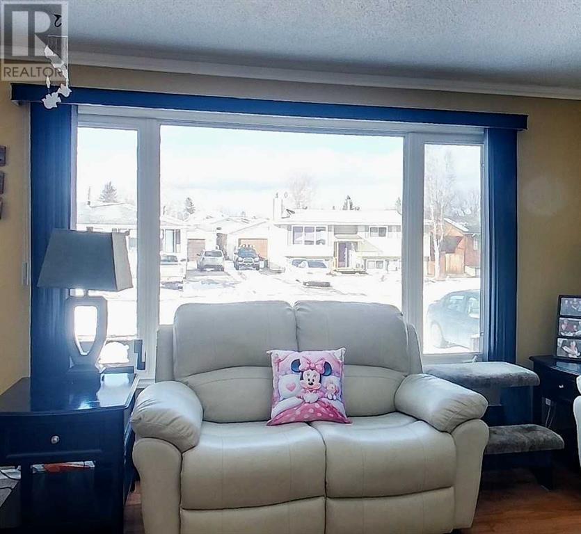 Property at 5743 9 Avenue image 3