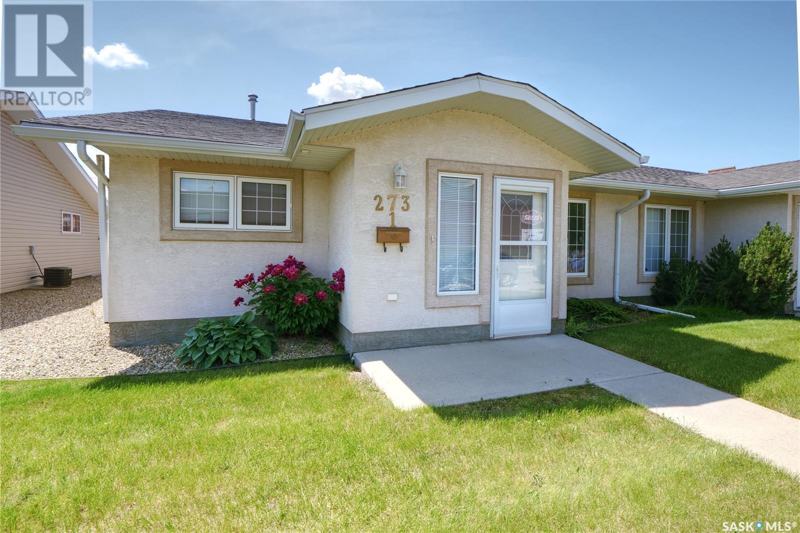 1 273 Fairford STREET W, moose jaw, Saskatchewan