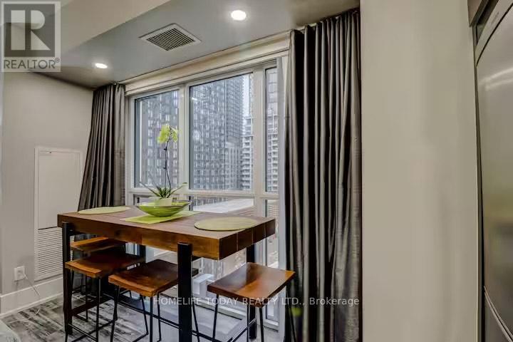 704 - 300 Front Street W, Toronto, Ontario  M5V 0E9 - Photo 6 - C12230626