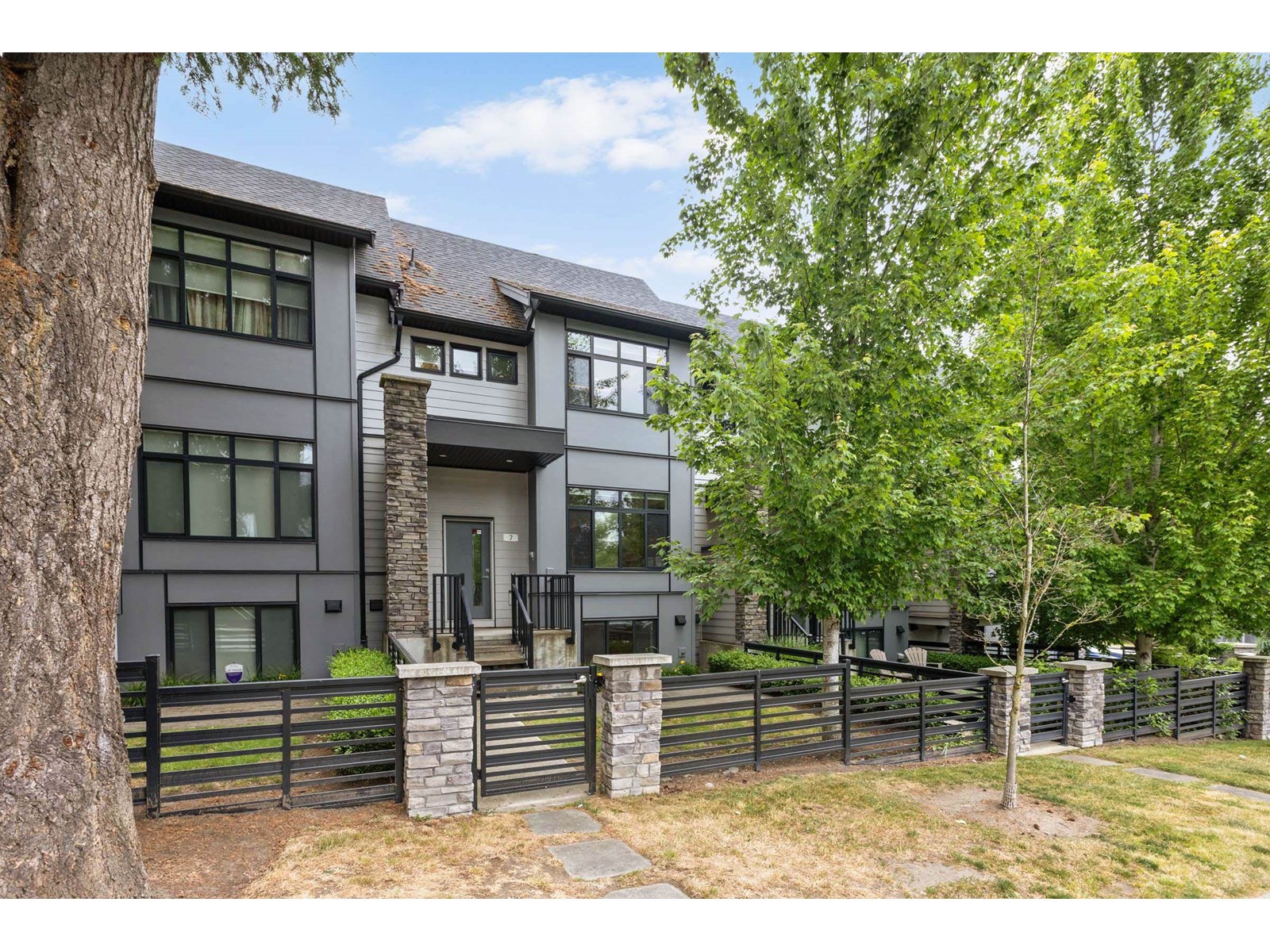 7 15177 60 AVENUE, surrey, British Columbia V3S5J7