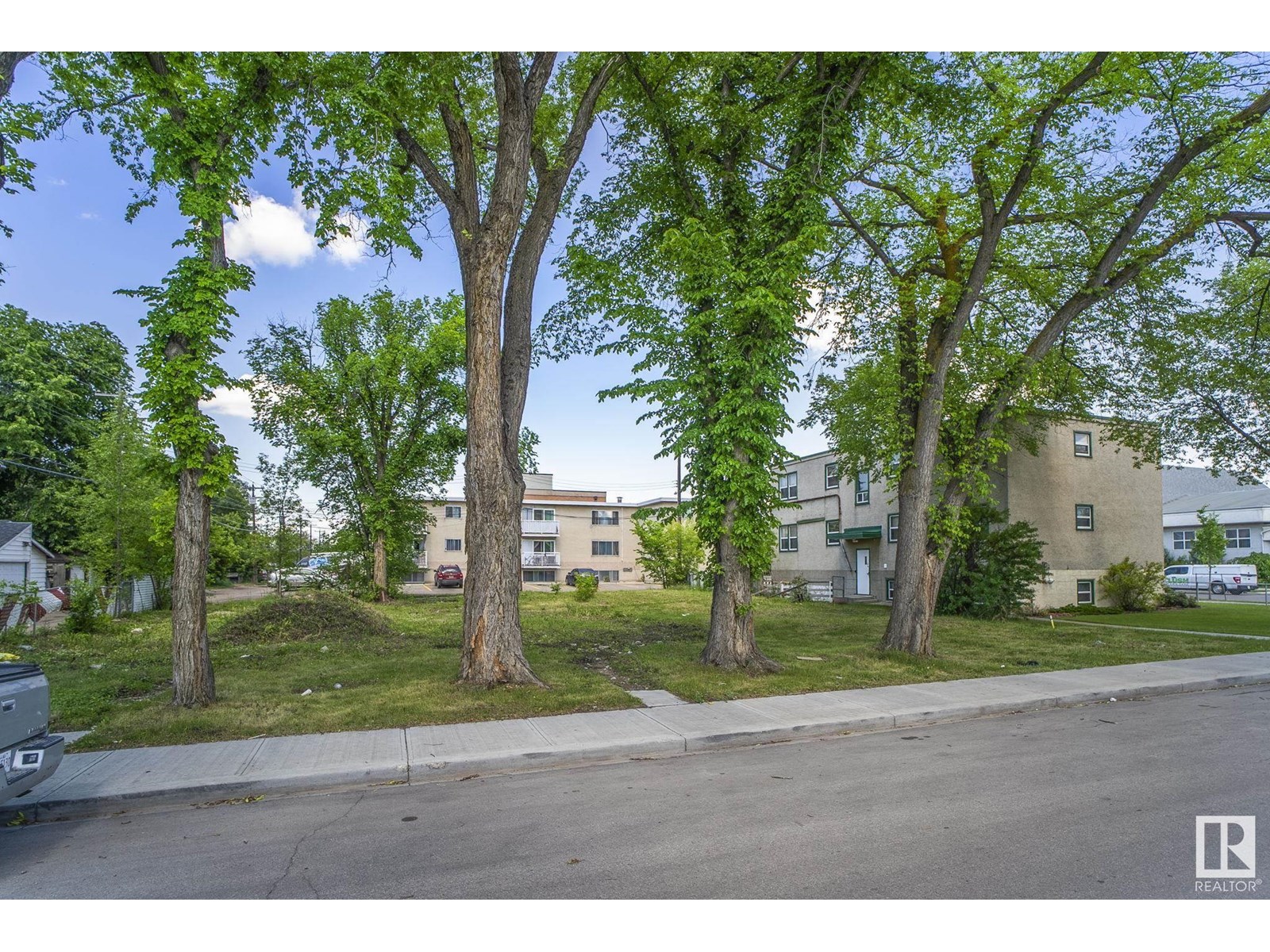 Property at 12414 113 AV NW image 5