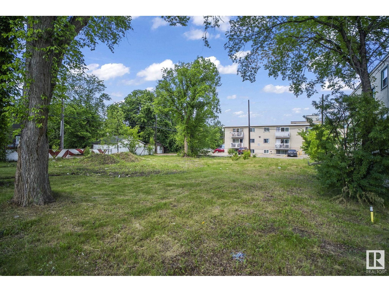 Property at 12414 113 AV NW image 3
