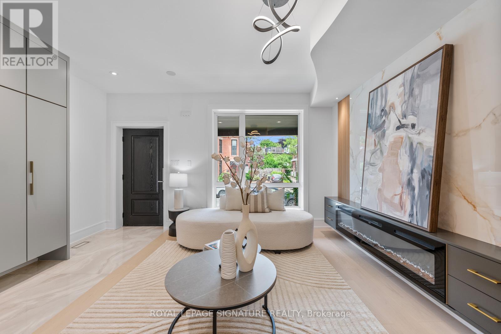 Property at 11 VICTOR AVENUE image 4