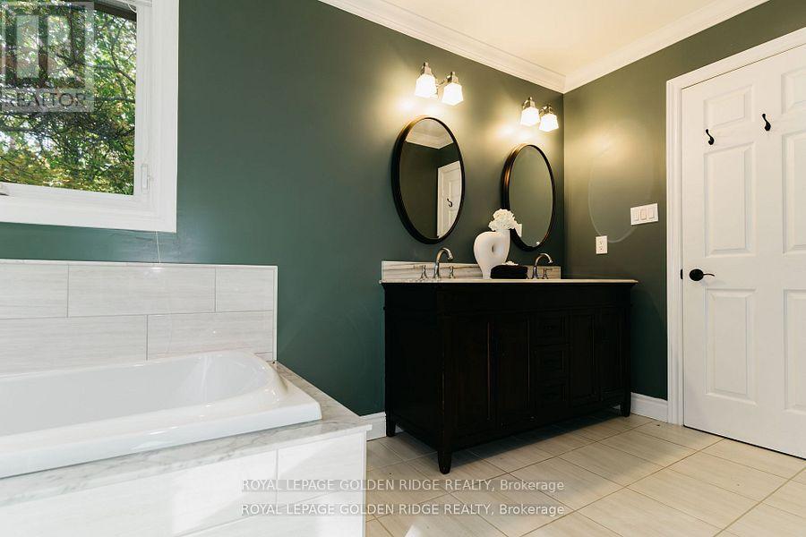 8 Greenvalley Circle, Whitchurch-Stouffville, Ontario  L4A 2L4 - Photo 22 - N12230707