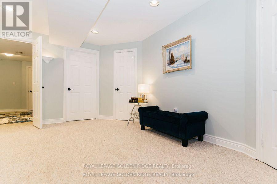 8 Greenvalley Circle, Whitchurch-Stouffville, Ontario  L4A 2L4 - Photo 25 - N12230707