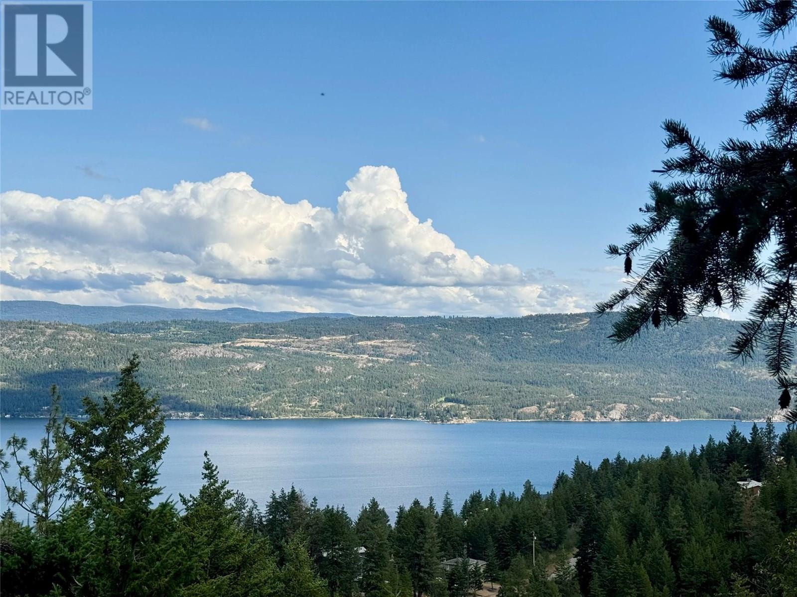 90 Crown Crescent, vernon, British Columbia