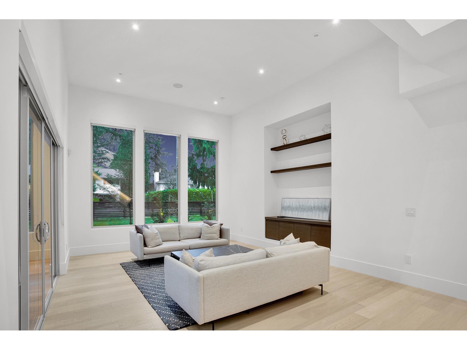 Property at 12768 26B AVENUE image 4