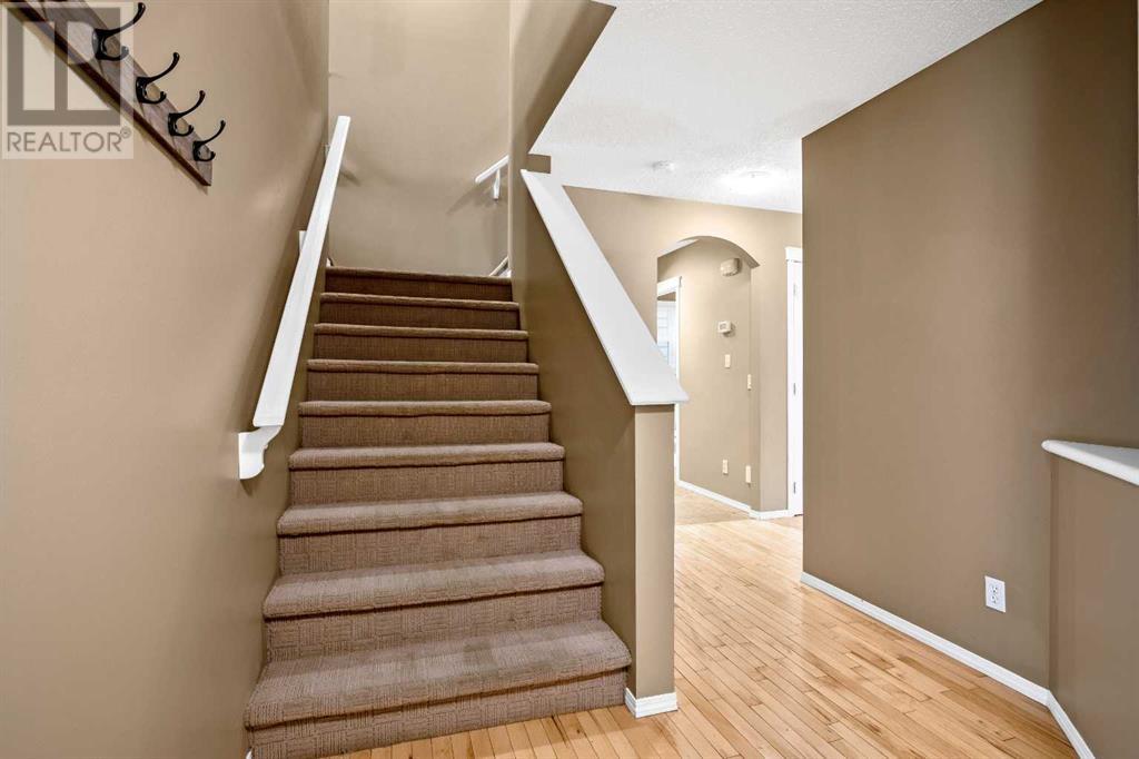 Property at 16 Copperstone Gate SE image 5