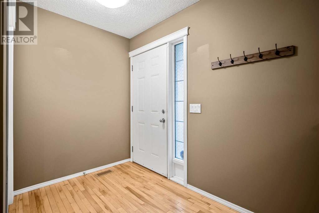 Property at 16 Copperstone Gate SE image 2
