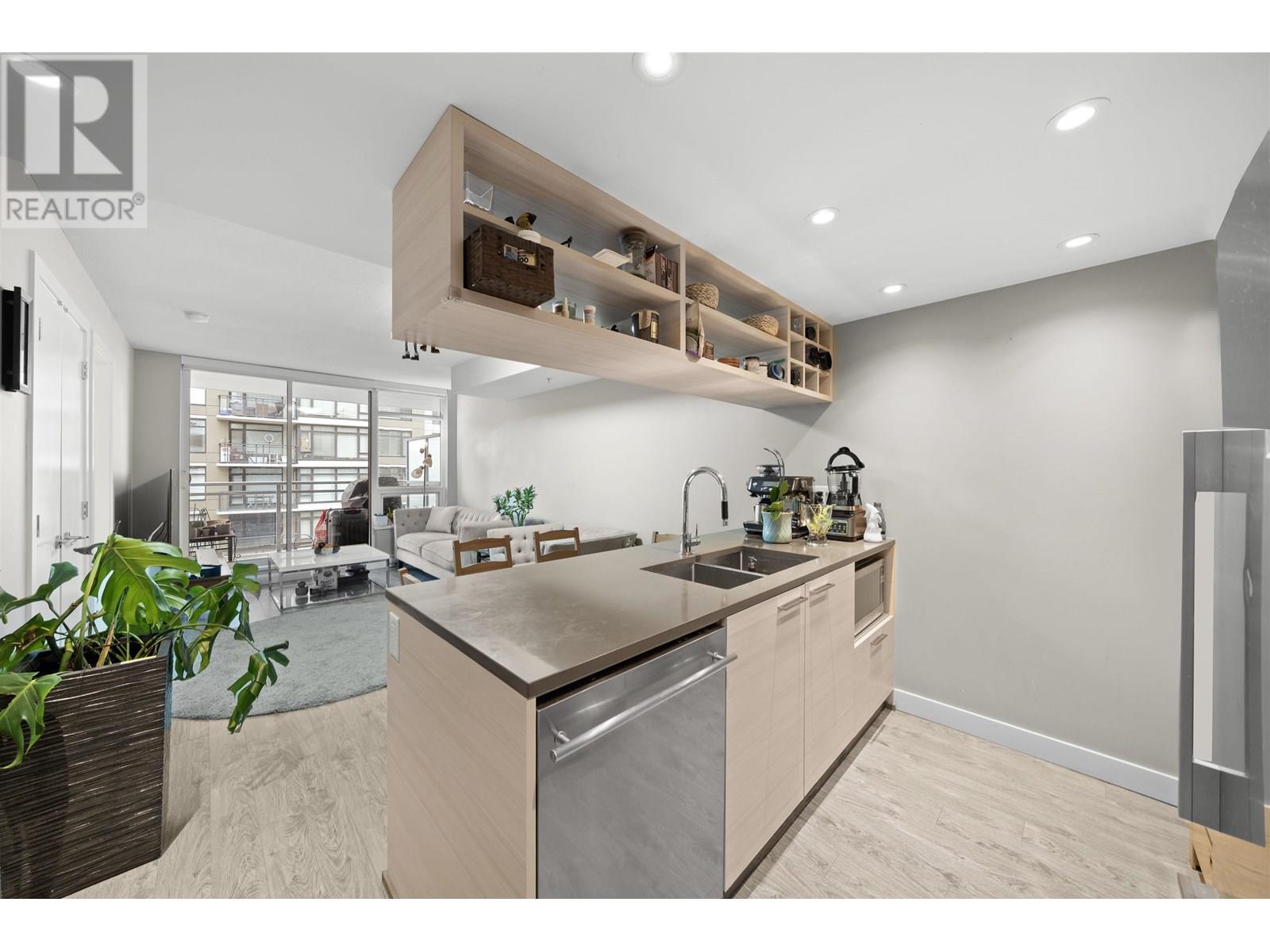 813 6188 NO. 3 ROAD, Richmond, British Columbia