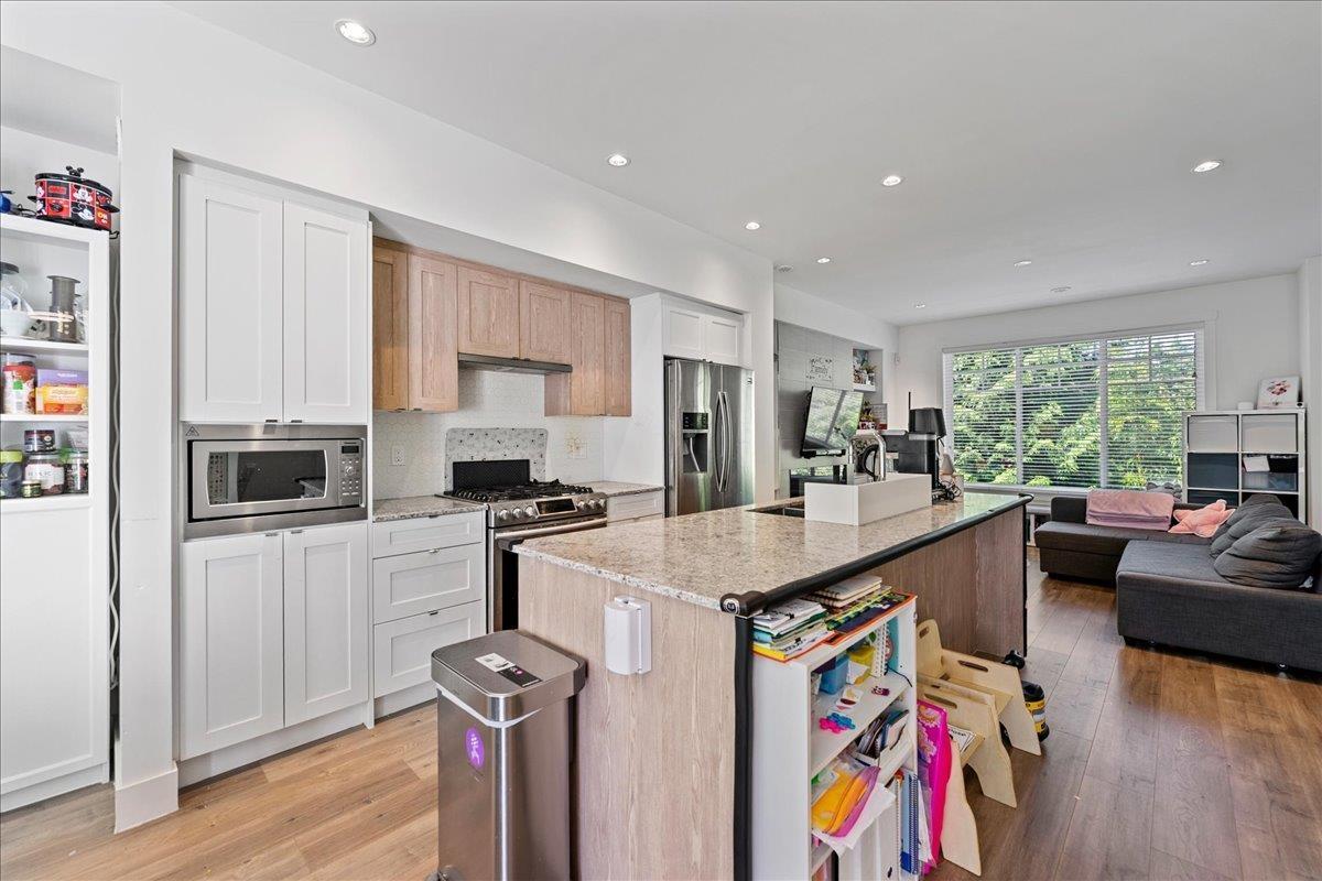 Property at 25 11188 72 AVENUE image 4