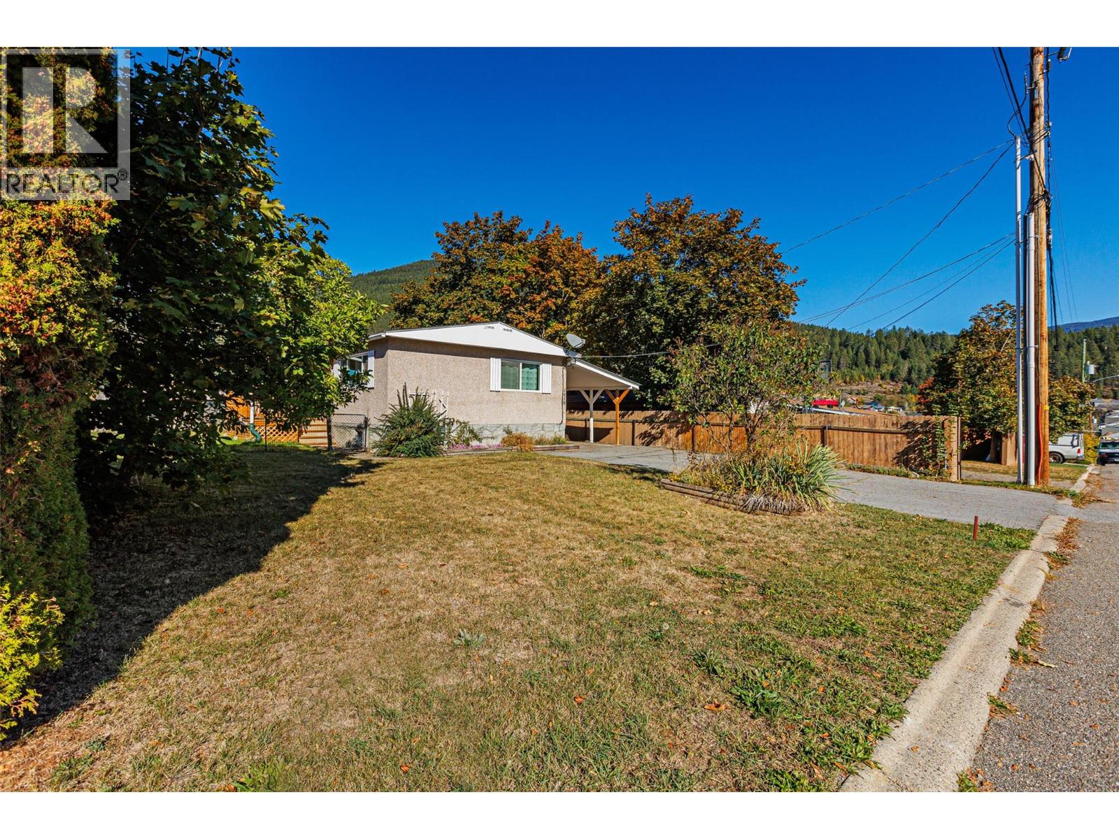 1416 Alder Street, Creston, British Columbia  V0B 1G4 - Photo 2 - 10352241