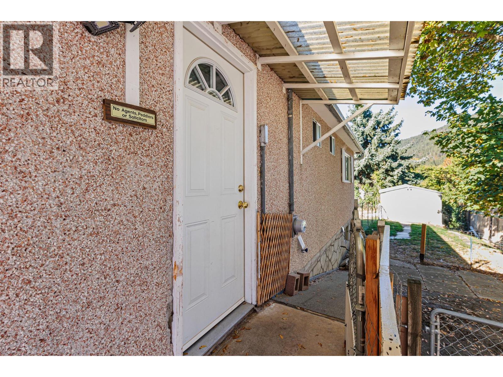 1416 Alder Street, Creston, British Columbia  V0B 1G4 - Photo 3 - 10352241