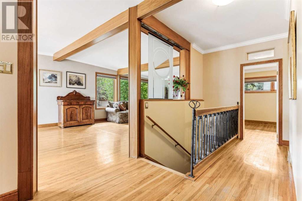 Property at 2427 Sovereign Crescent SW image 4